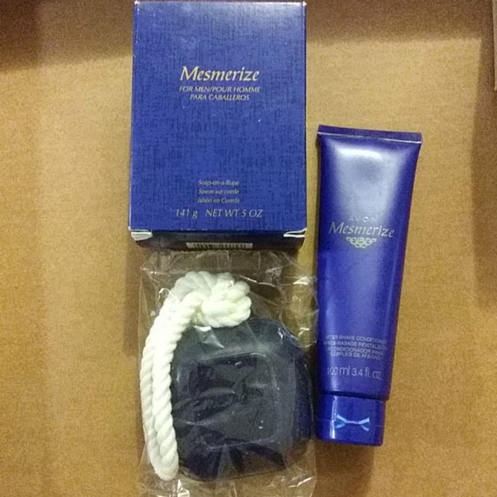 Avon Mesmerize Men 2 pc gift set Soap On a Rope & After Shave Conditioner New